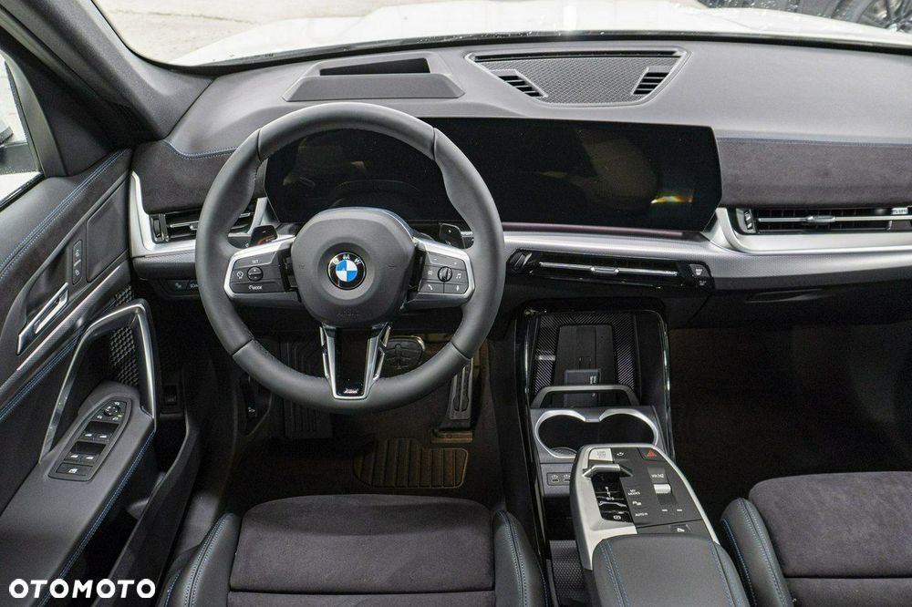 BMW X1 sDrive18i - 12