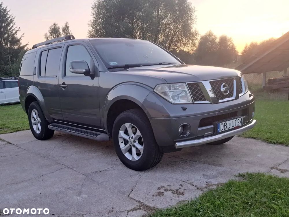 Nissan Pathfinder 2.5 D LE - 1