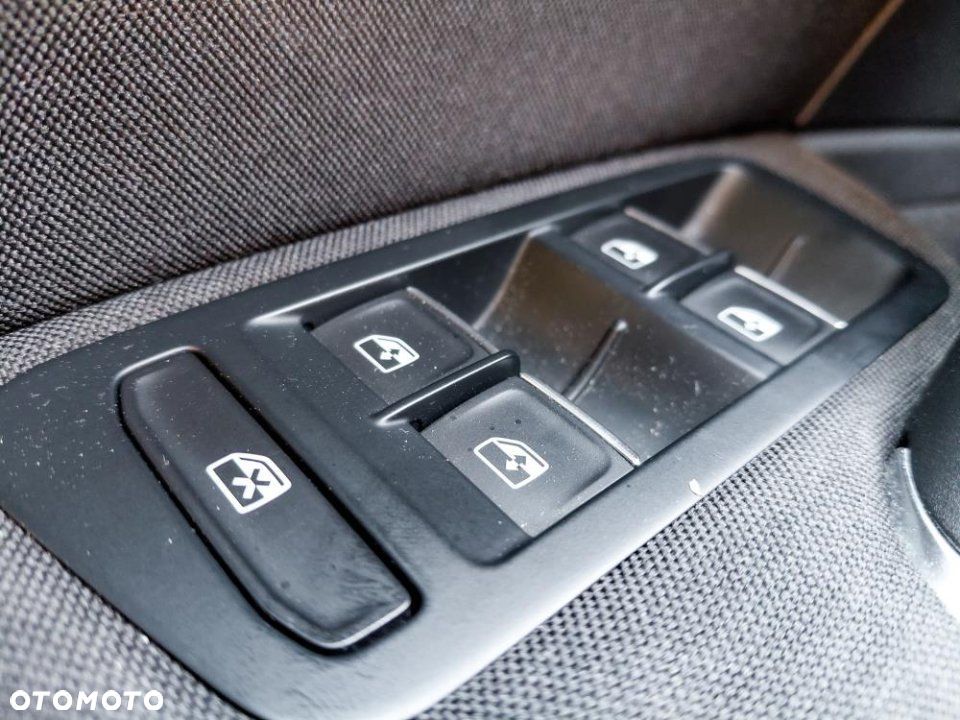 Volkswagen Golf - 12