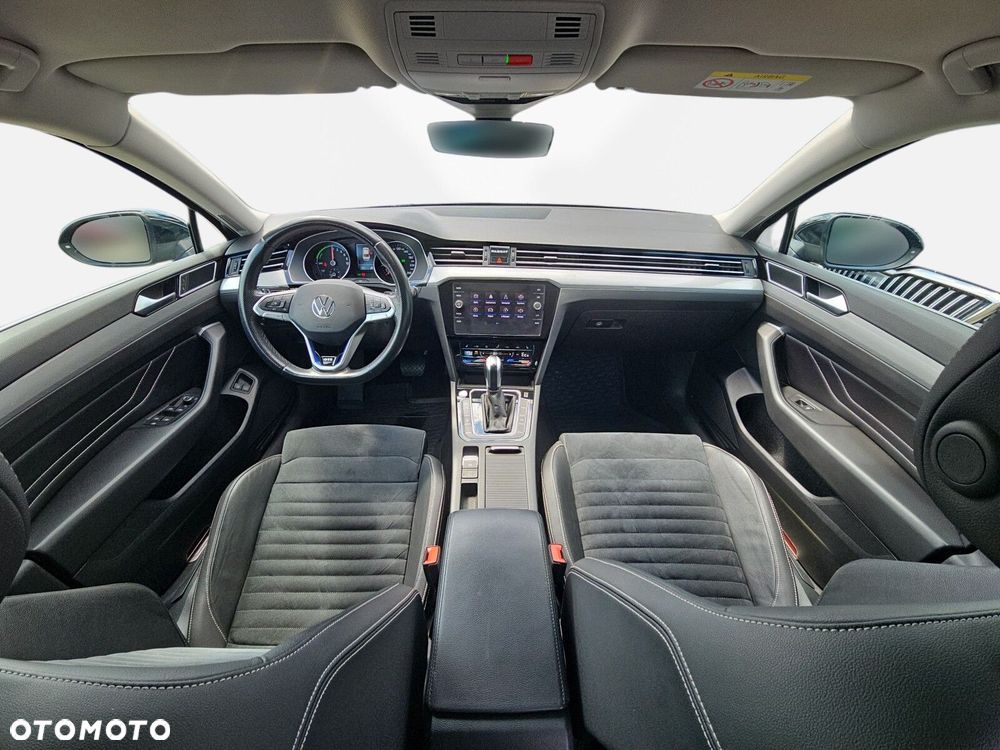 Volkswagen Passat - 16