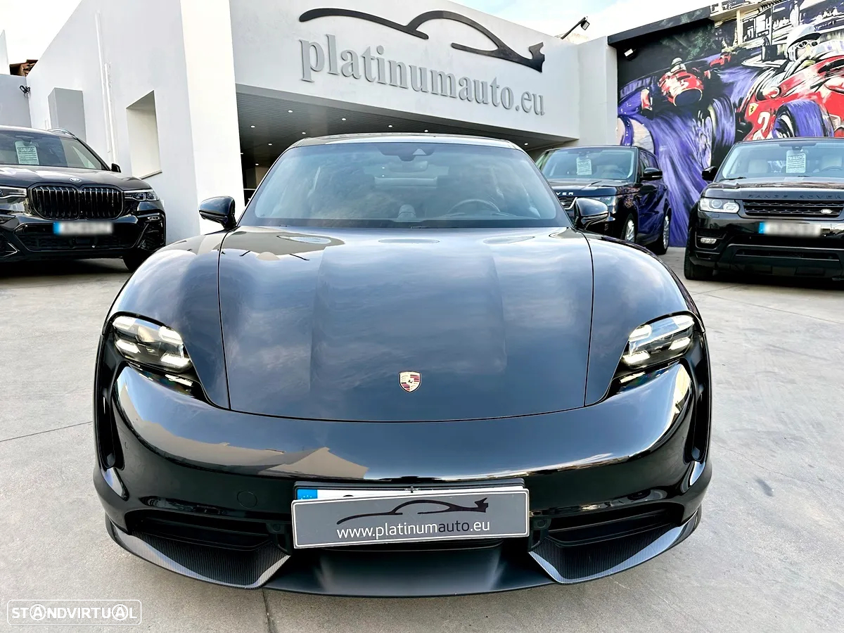 Porsche Taycan Turbo S - 7