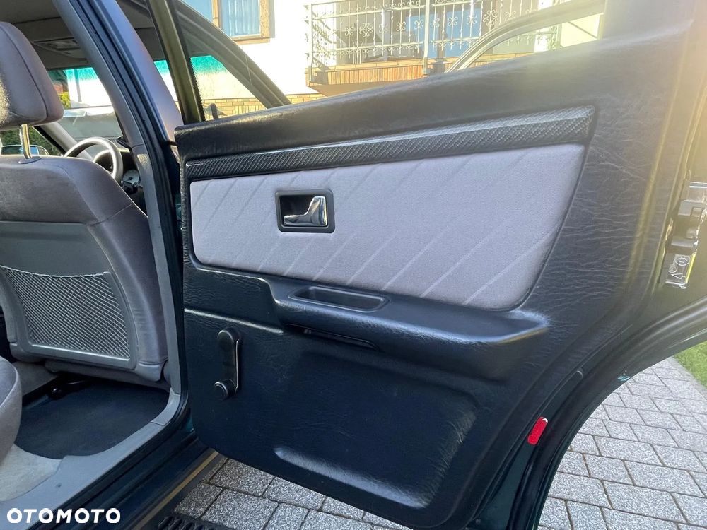 Audi S2 80 Avant 2.2 - 37