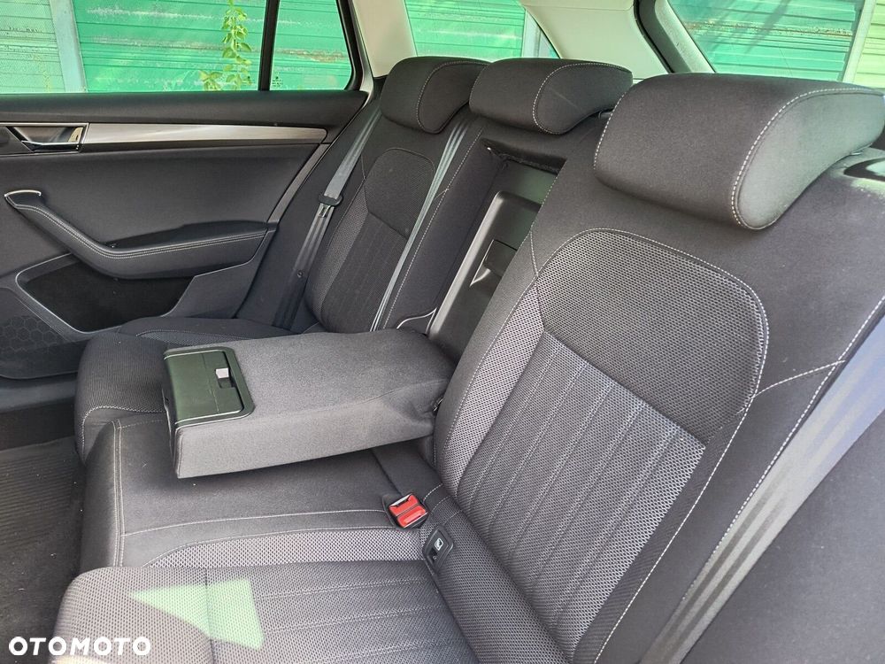 Skoda Superb 2.0 TDI SCR Style DSG - 16