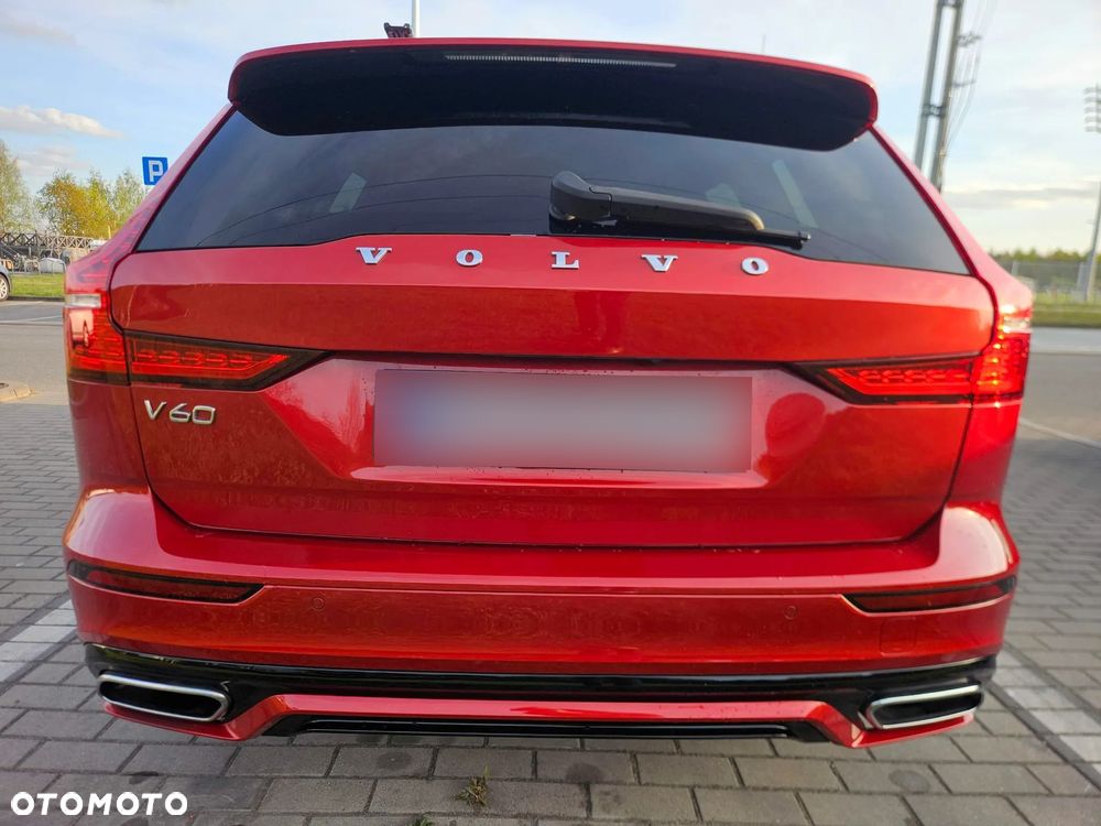 Volvo V60 B3 B R-Design - 8