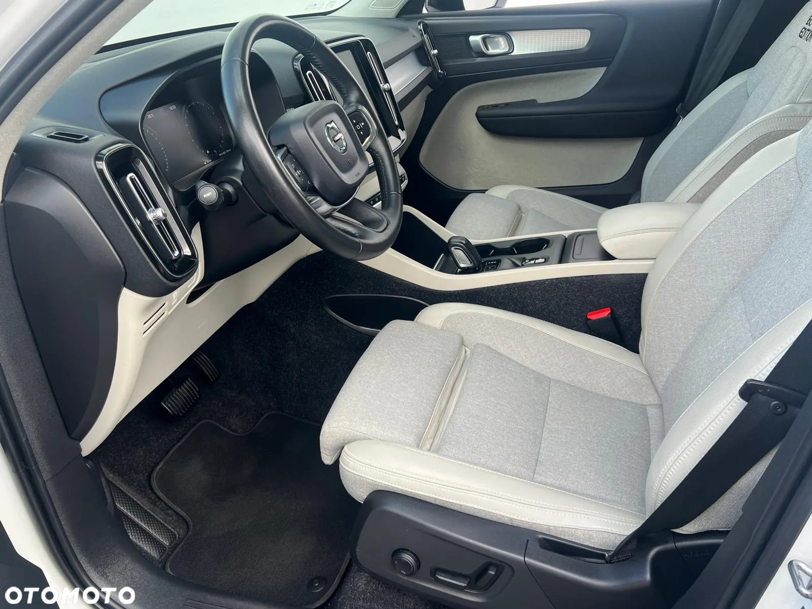 Volvo XC 40 - 18