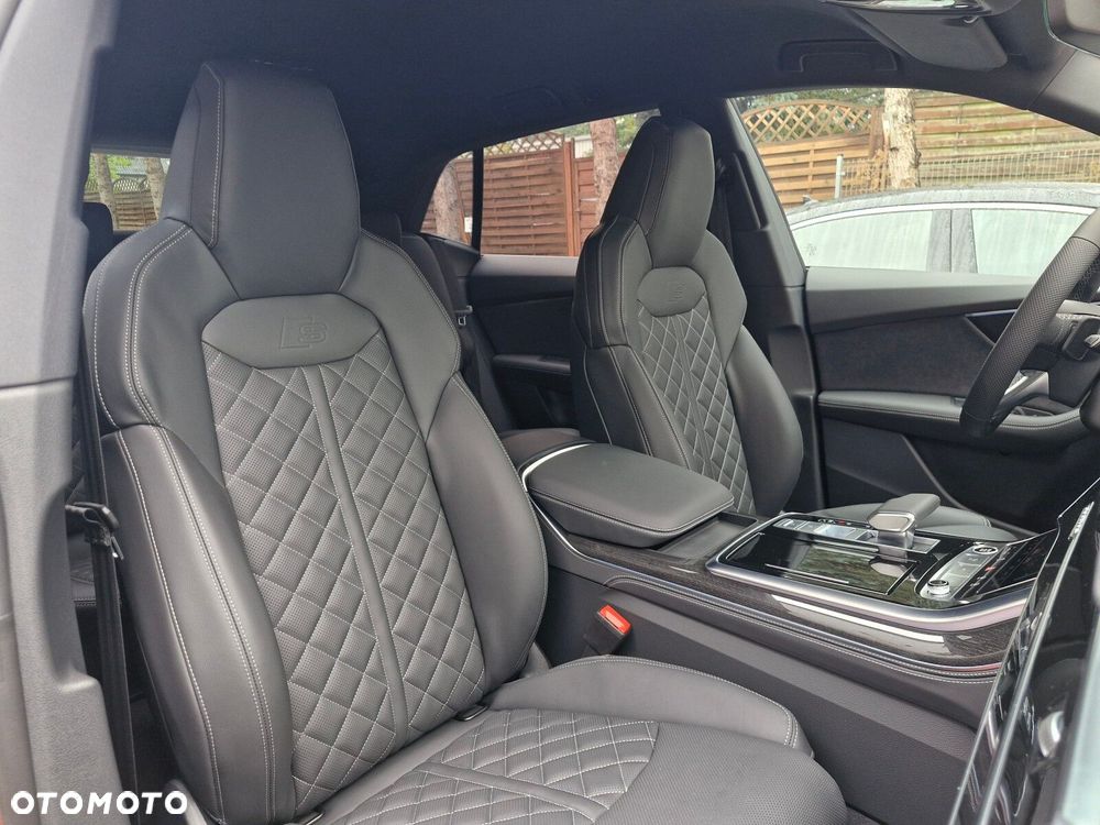 Audi Q8 - 10