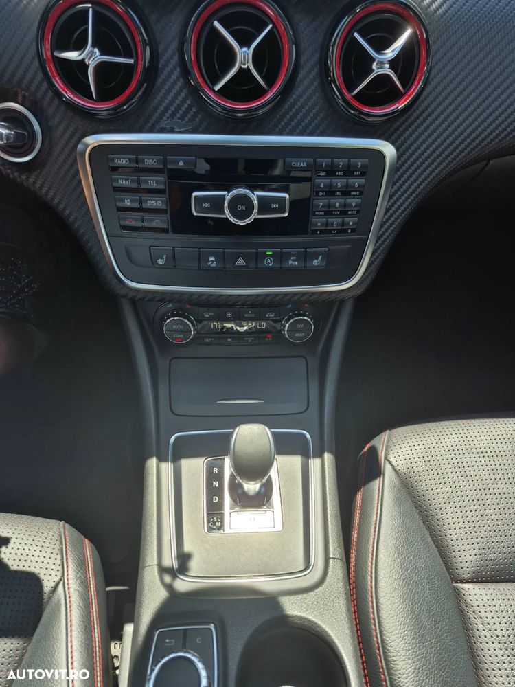 Mercedes-Benz A 45 AMG 4Matic AMG Speedshift 7G-DCT - 24