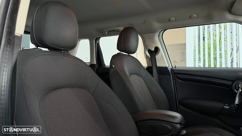 MINI 5 Portas One D - 22