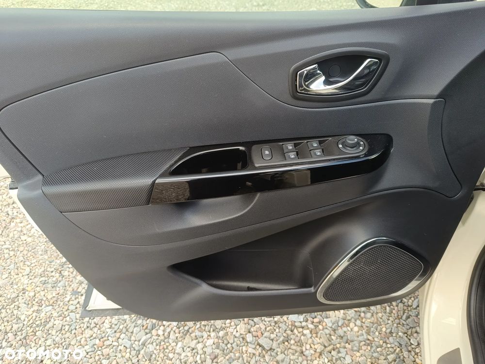 Renault Captur TCe 120 EDC Helly Hansen - 22