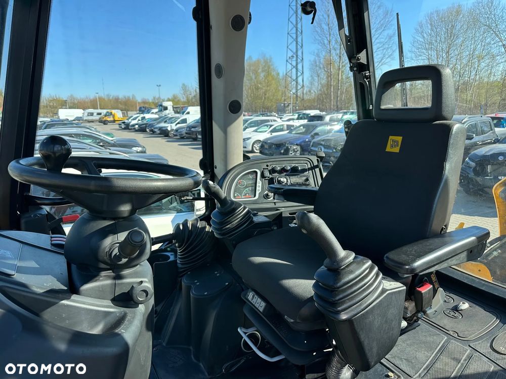 JCB 3CX - 8