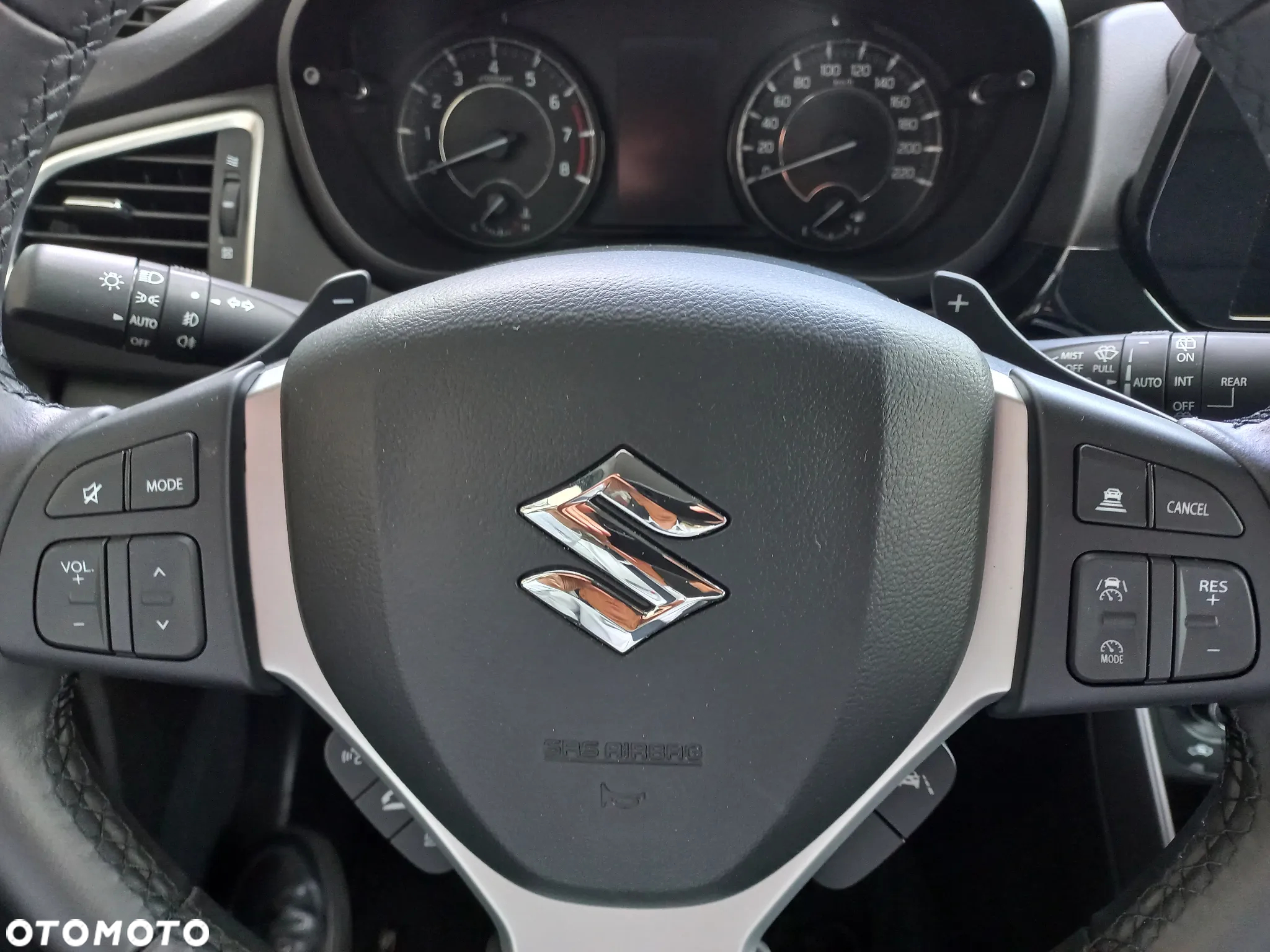 Suzuki SX4 S-Cross 1.5 DualJet Hybrid Elegance SP AGS - 11