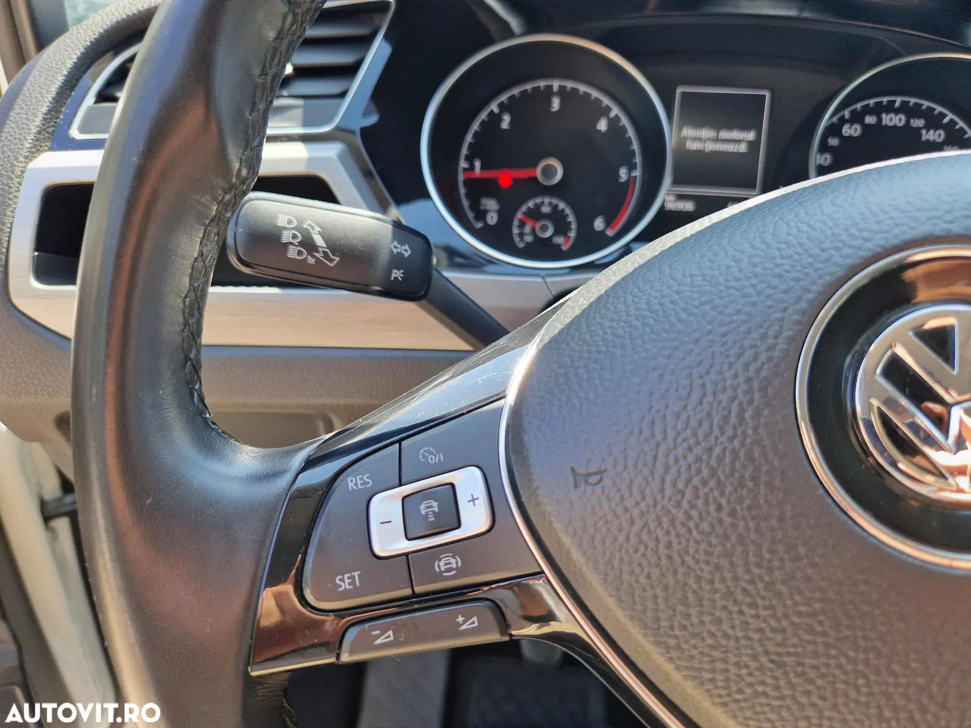 Volkswagen Touran 2.0 TDI Comfortline - 11