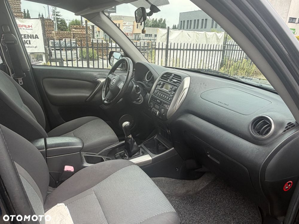 Toyota RAV4 D-4D 4x4 - 20