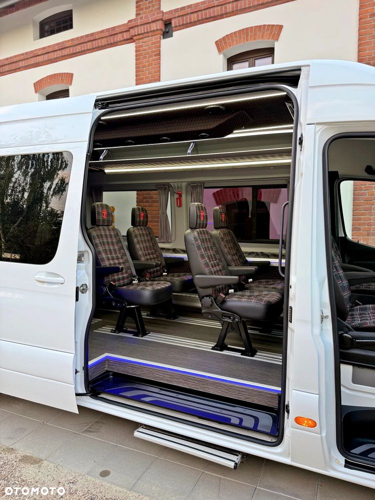 Mercedes-Benz Sprinter 907.235 - 12
