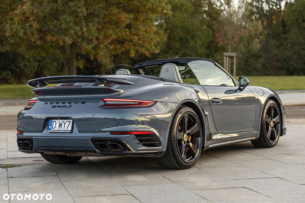 Porsche 911 Turbo S Cabrio - 13