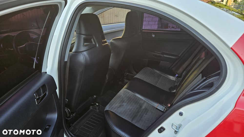 Mitsubishi Lancer 2.0 Ralliart GSR - 8