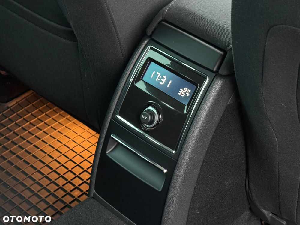 Skoda Superb 2.0 TDI Green tec 4x4 DSG Exclusive - 24