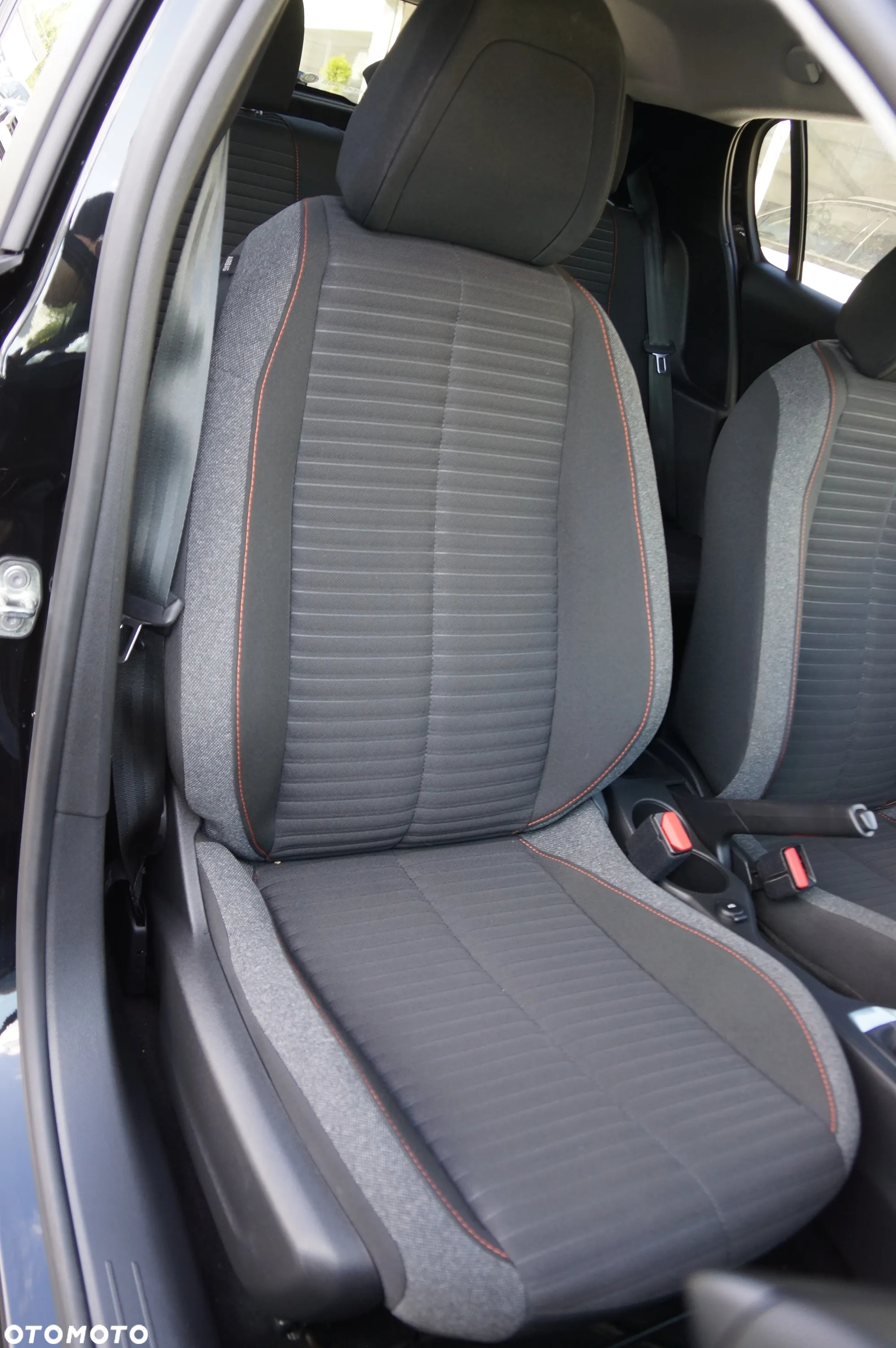 Peugeot 208 PureTech 100 Active - 24