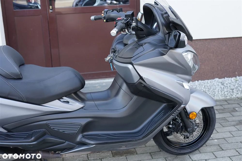 Suzuki Burgman - 7