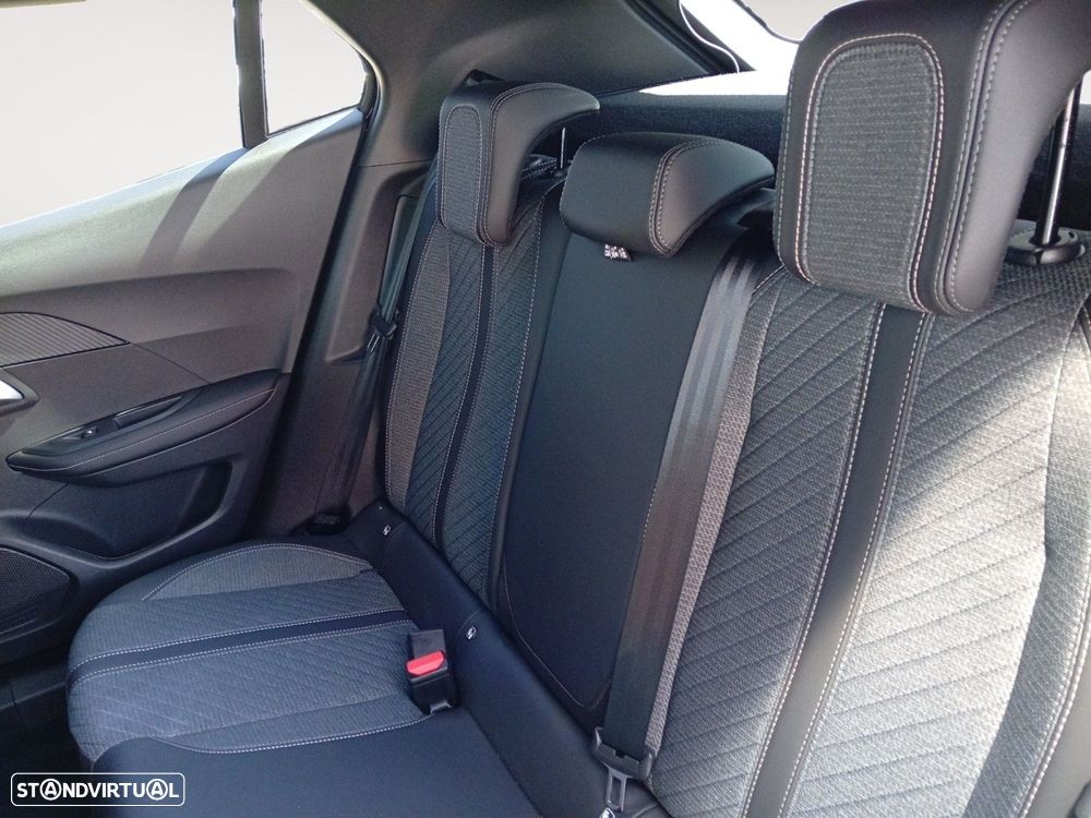 Peugeot e-2008 54 kWh Allure - 13