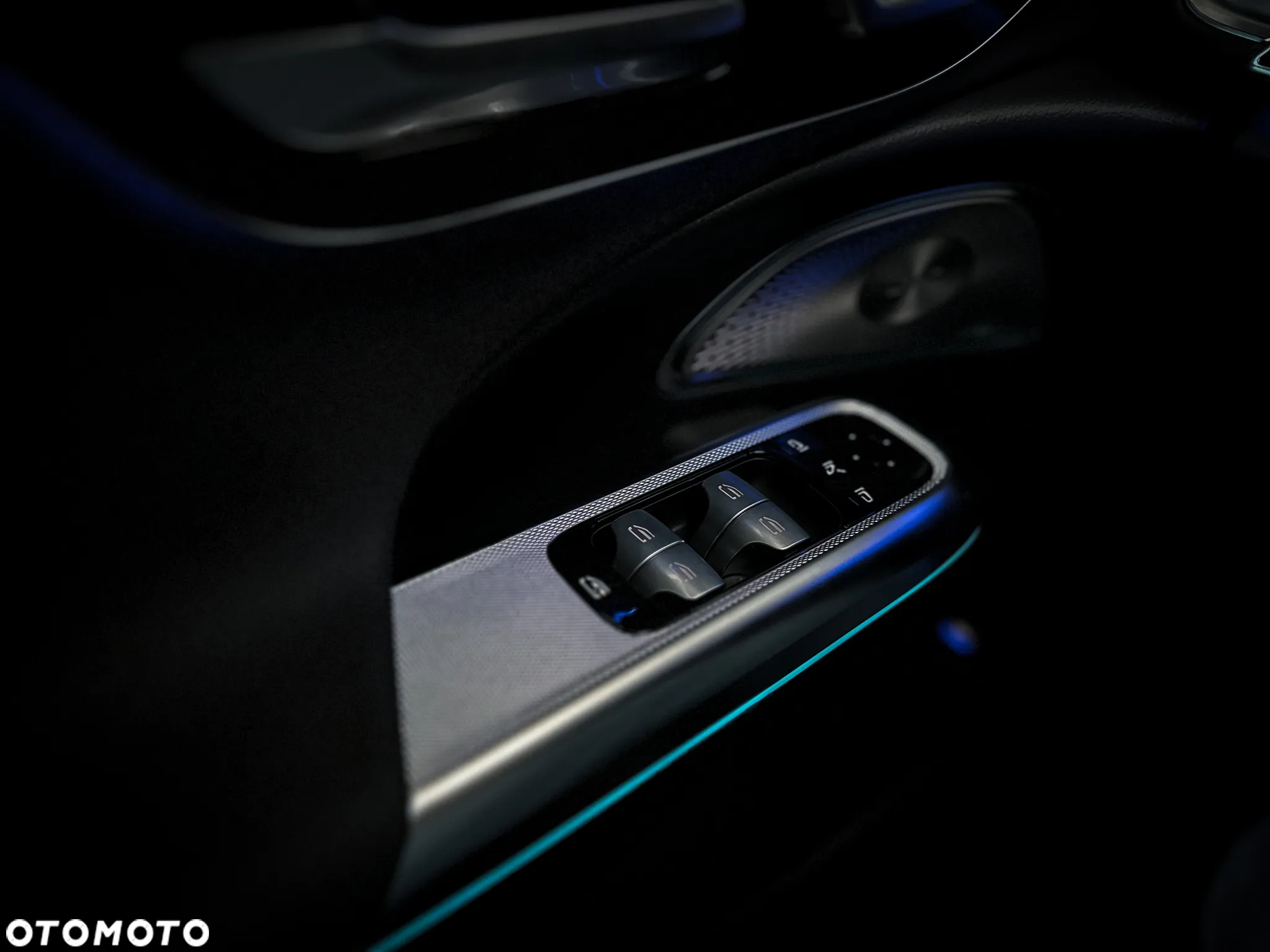 Mercedes-Benz Klasa E 200 T 4Matic 9G-TRONIC Edition AMG Line - 28