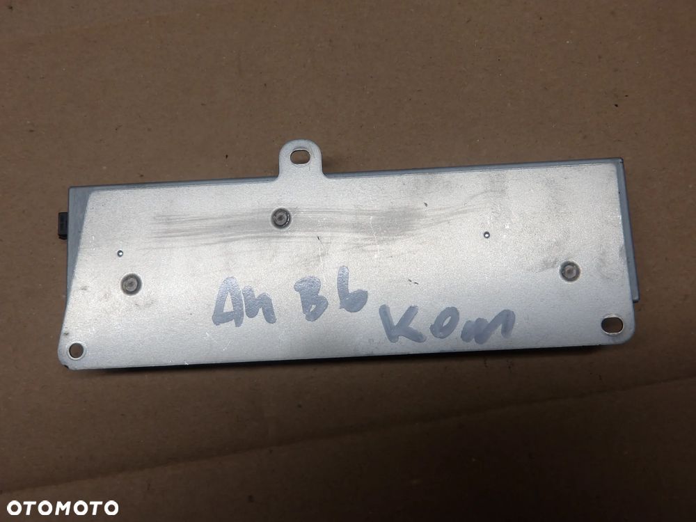 AUDI A4 B6 01-04 KOMBI WZMACNIACZ ANTENOWY 8E9035225B - 2
