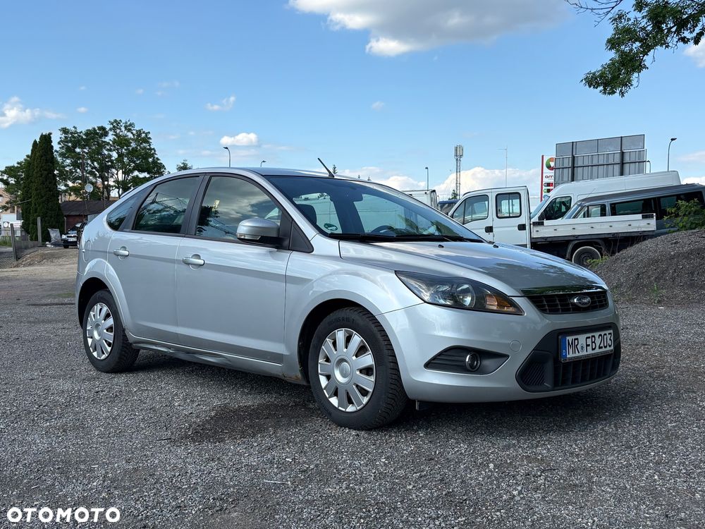 Ford Focus 1.6 16V Ambiente - 2