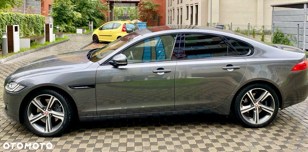 Jaguar XF 2.0 i4D AWD Prestige - 6