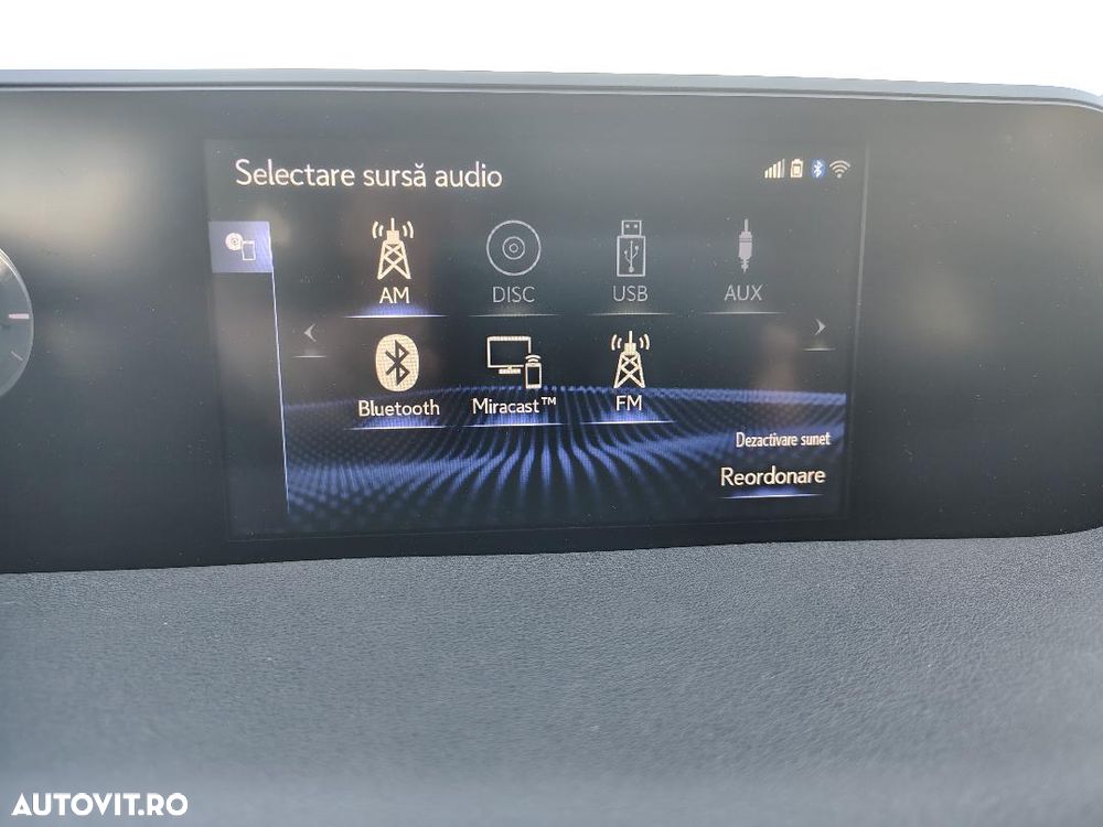 Lexus UX 250h Launch Edition - 19