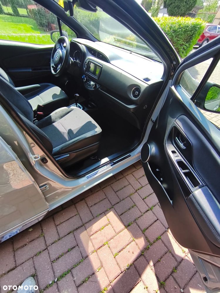 Toyota Yaris 1.5 VVT-i Selection - 11