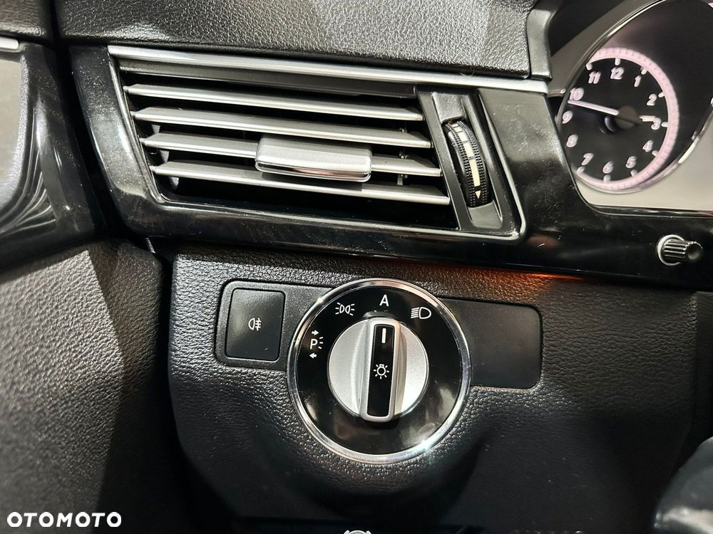 Mercedes-Benz Klasa E - 28