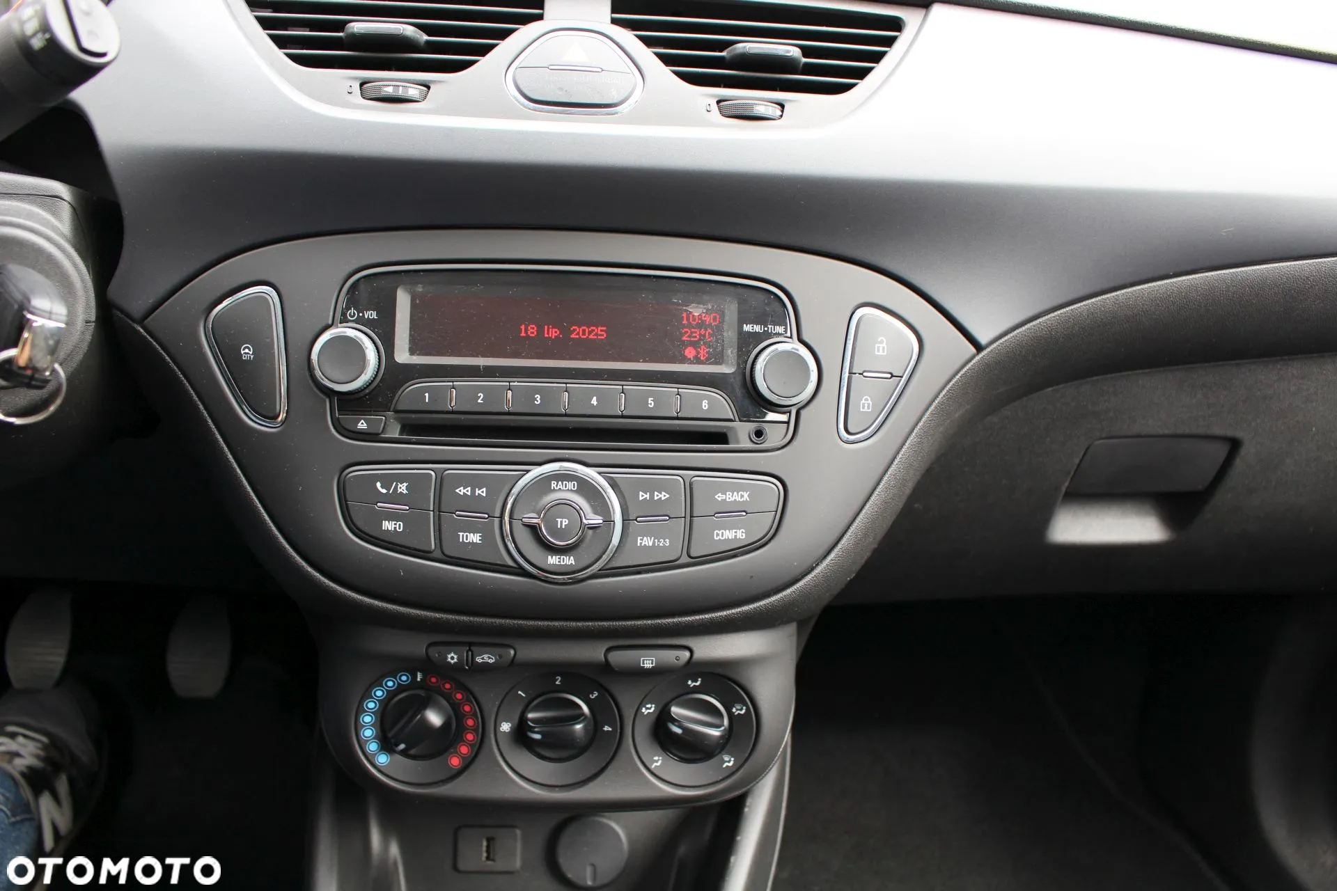 Opel Corsa 1.4 Color Edition - 13