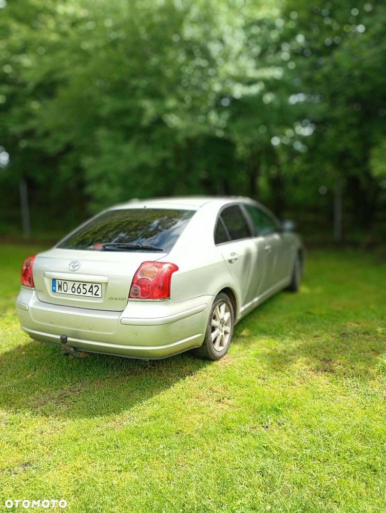 Toyota Avensis - 5