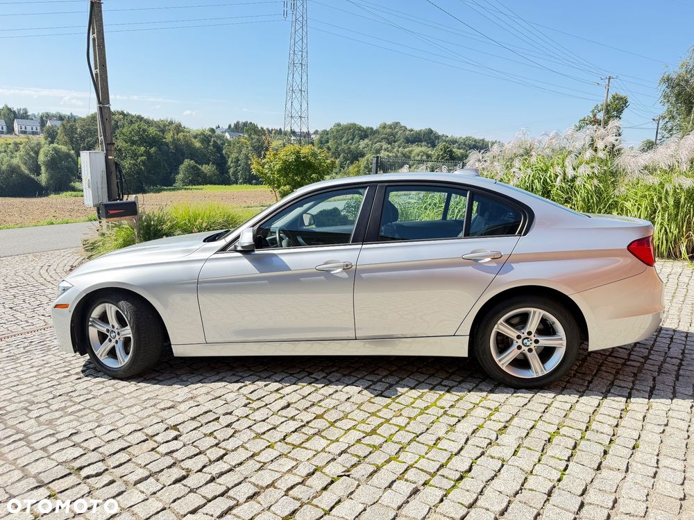 BMW Seria 3 320i xDrive - 7