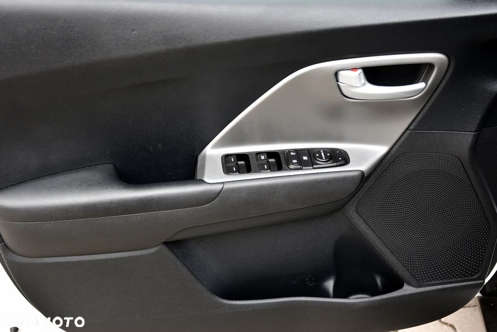 Kia Niro 1.6 GDI Hybrid M - 18
