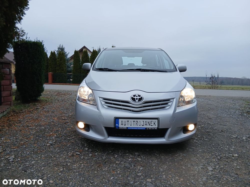 Toyota Verso 1.8 Executive - 8