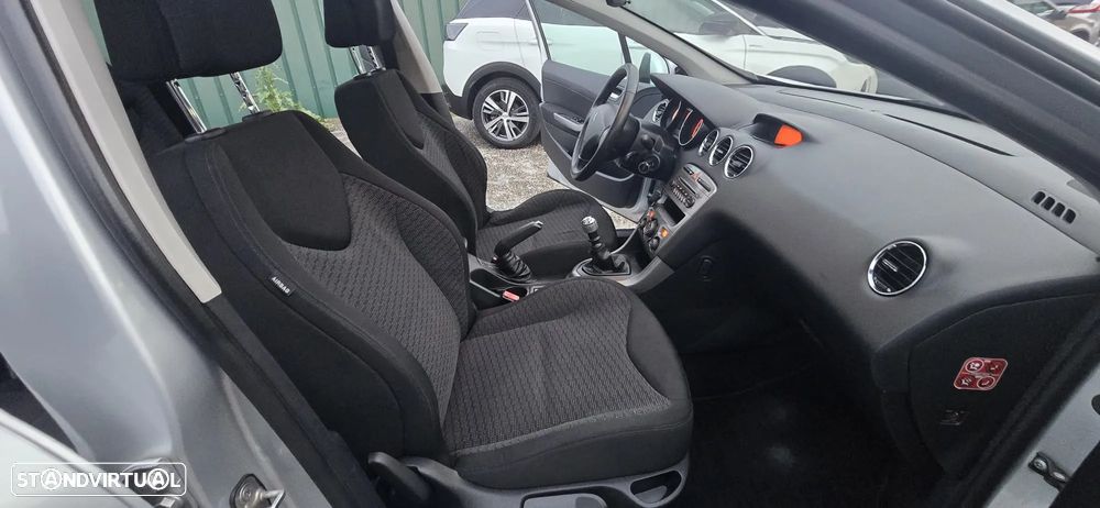 Peugeot 308 SW 1.6 HDi Premium CVM6 - 26