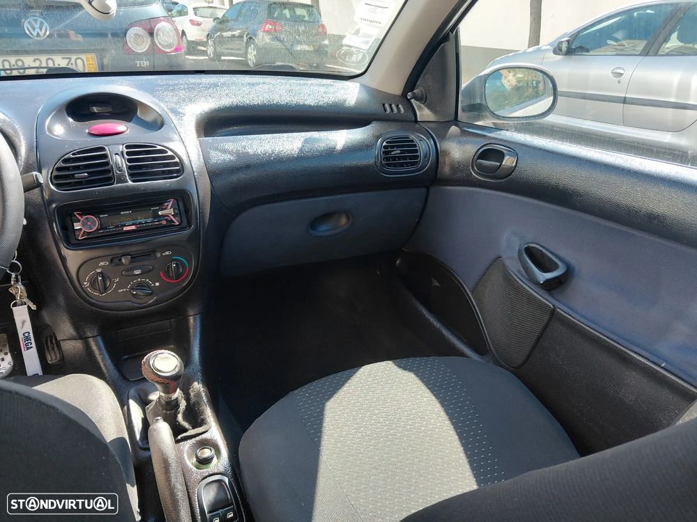 Peugeot 206 1.1 Color Line - 9