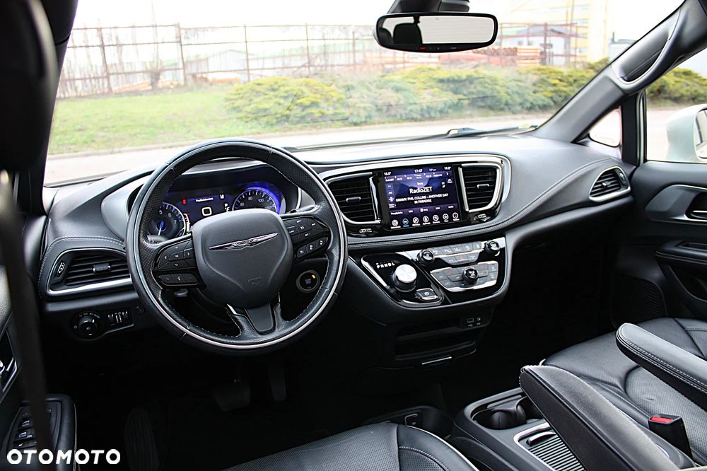 Chrysler Pacifica - 13