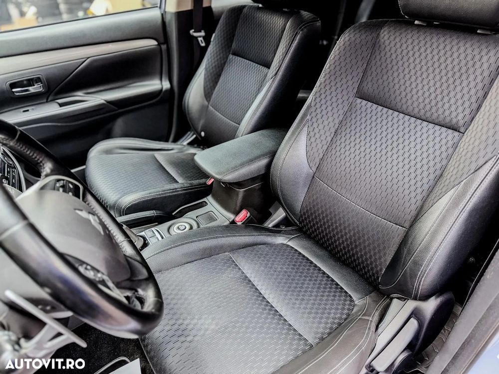 Mitsubishi Outlander - 8