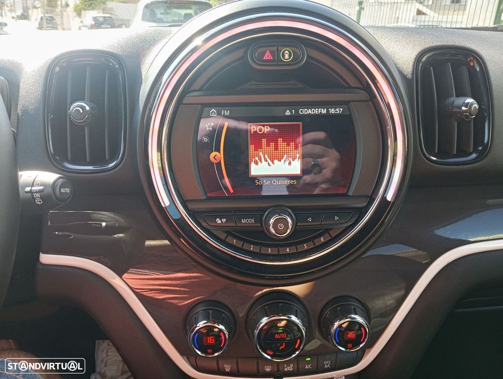 MINI Countryman Cooper SE ALL4 Auto - 11