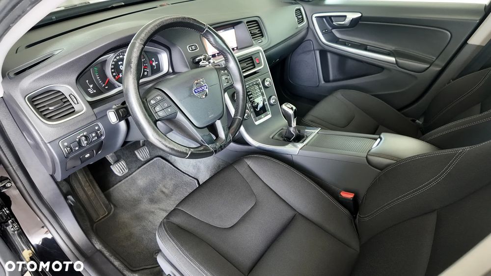 Volvo V60 D2 Drive-E Momentum - 10