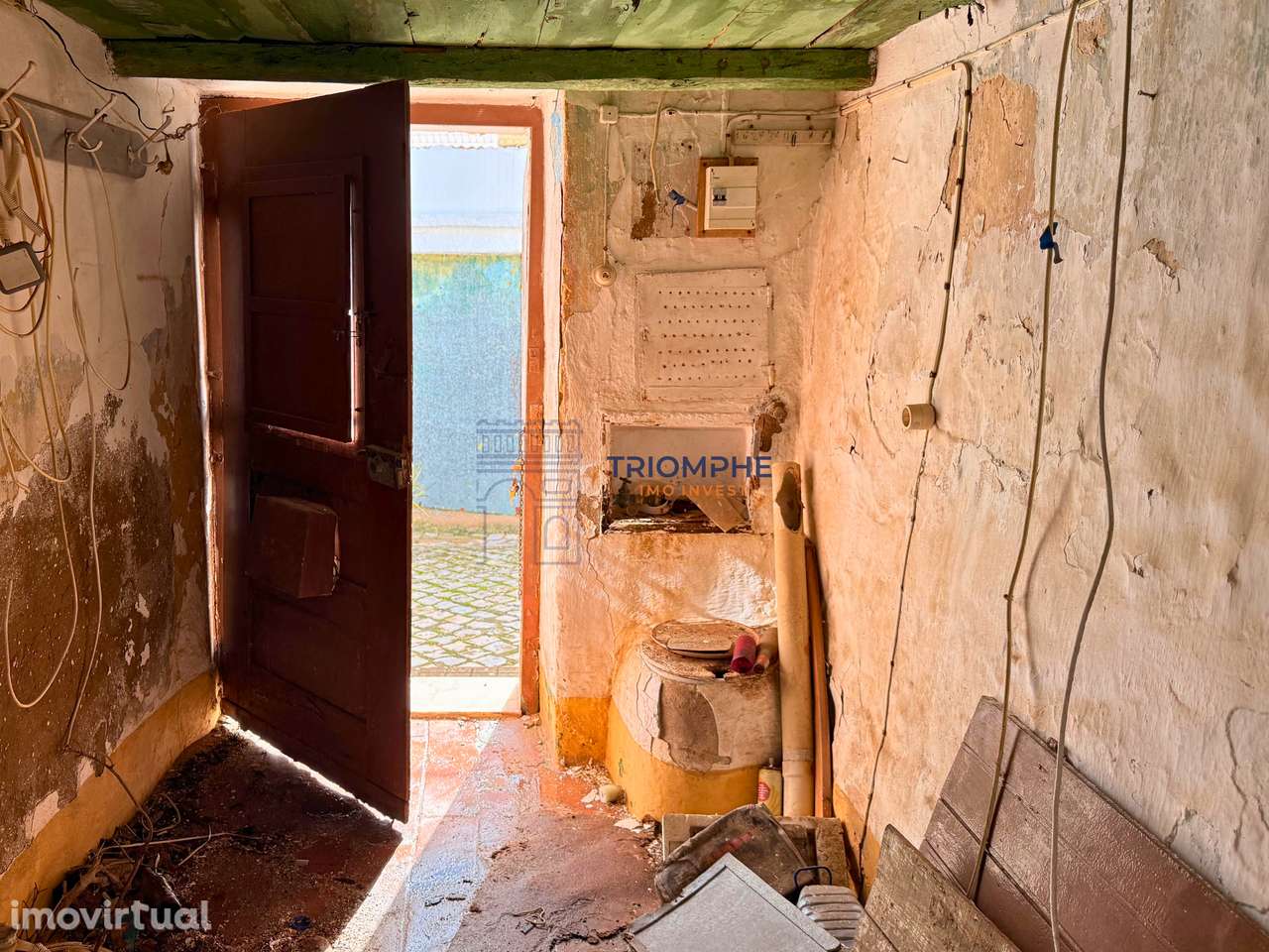 Moradia T3 Para Recuperar - Investimento - Alcantarilha - Grande imagem: 4/21