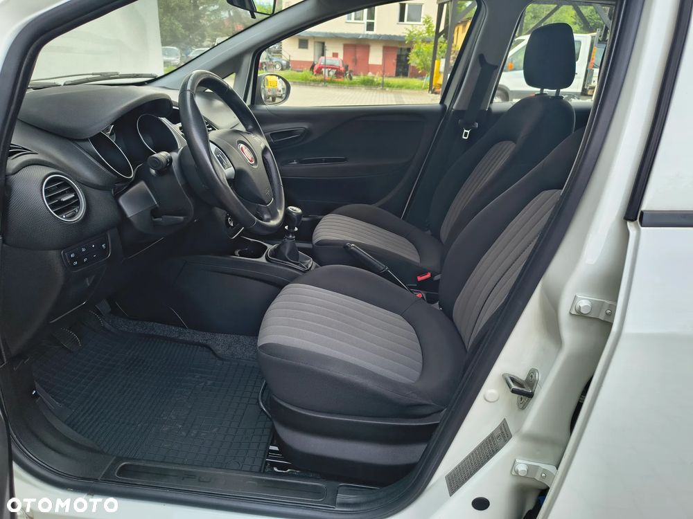 Fiat Punto 1.4 Young - 13