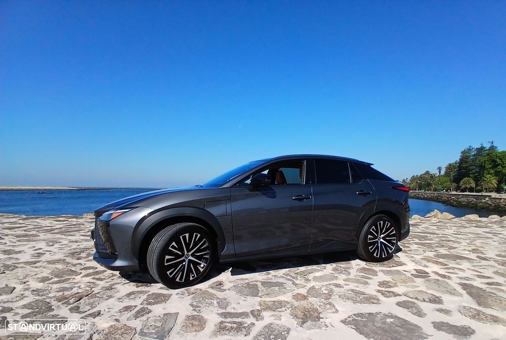 Lexus RZ 300e Premium - 2