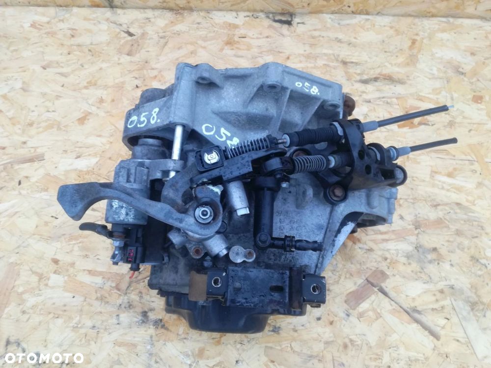 Seat Ibiza skrzynia biegów LVE 1.4 Benzyna 86KM 5-biegowa 2012r CGGB - 3