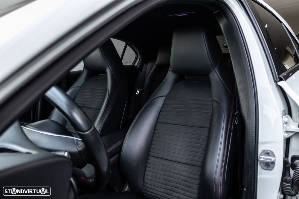 Mercedes-Benz A 180 d AMG Line - 31