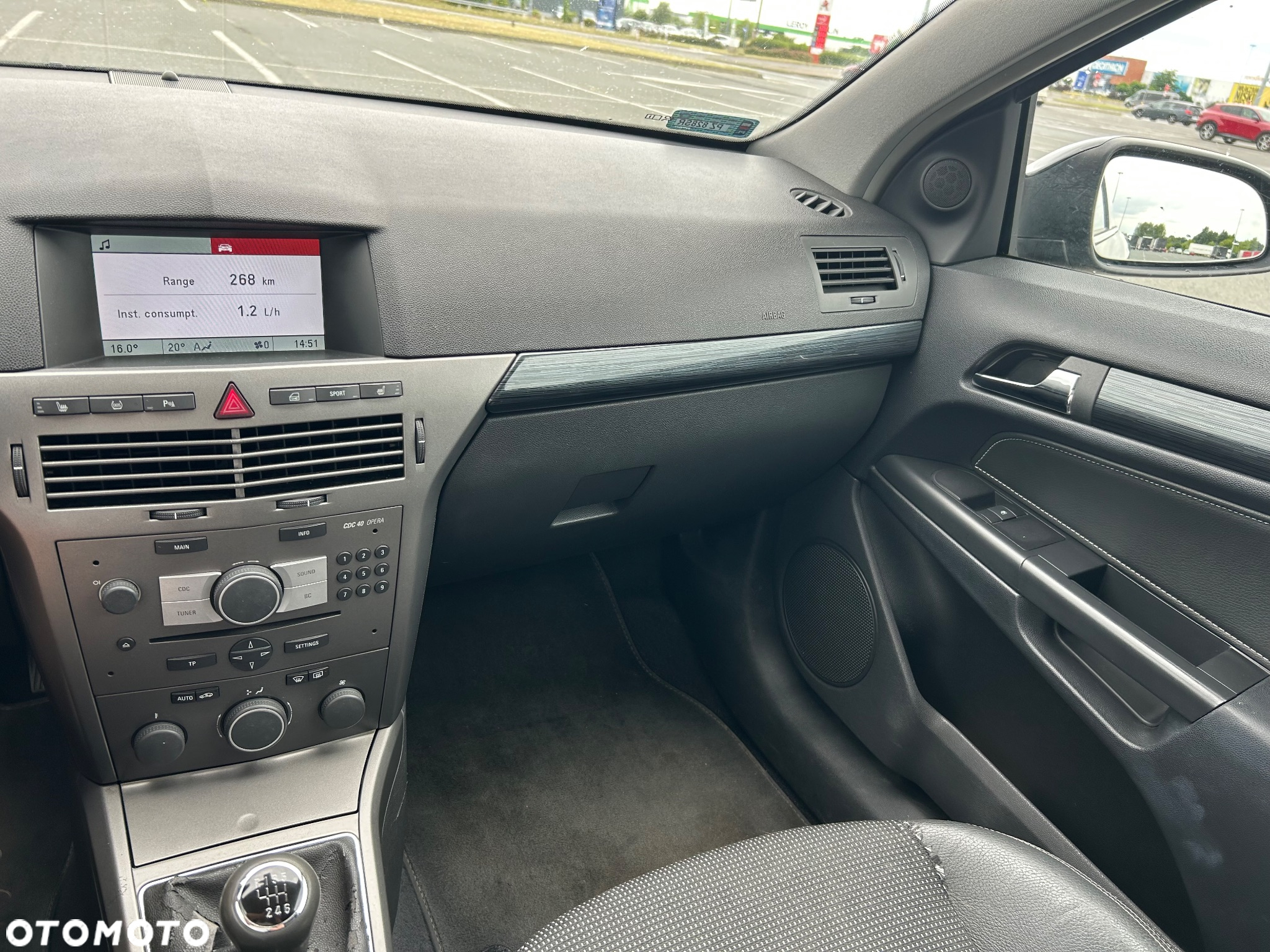 Opel Astra III GTC 2.0 T Cosmo - 13