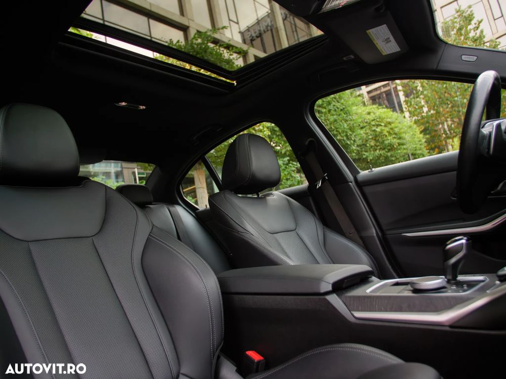 BMW Seria 3 330i xDrive AT - 13