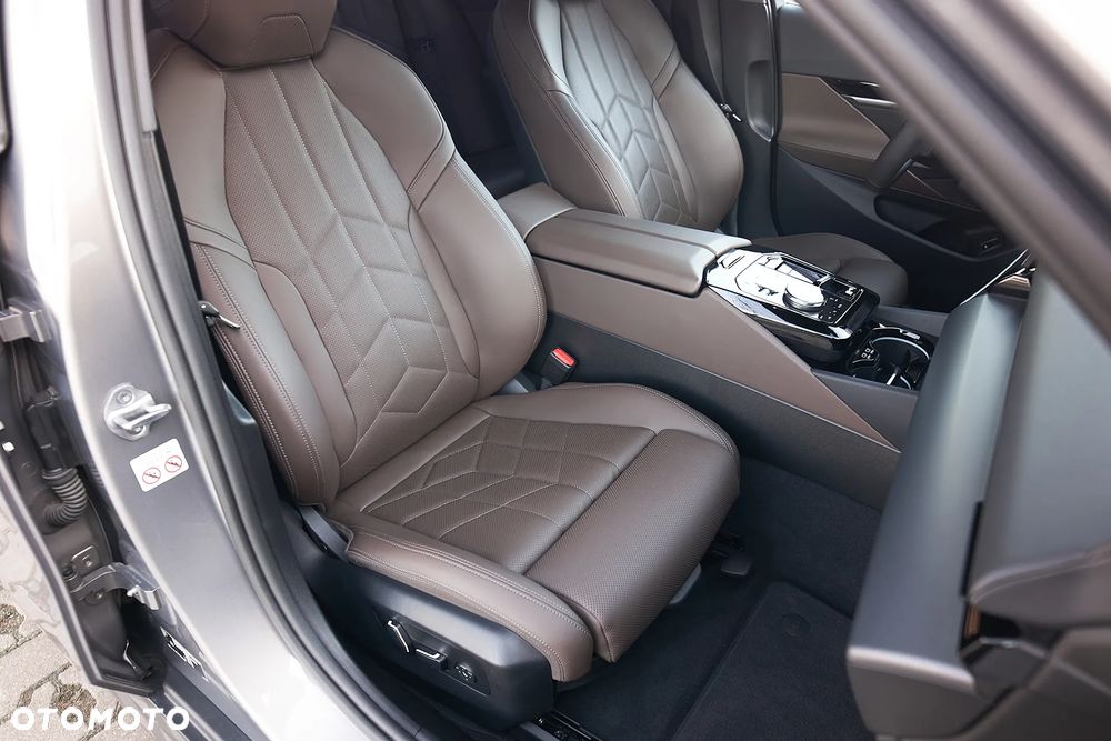 BMW Seria 5 520i mHEV - 20